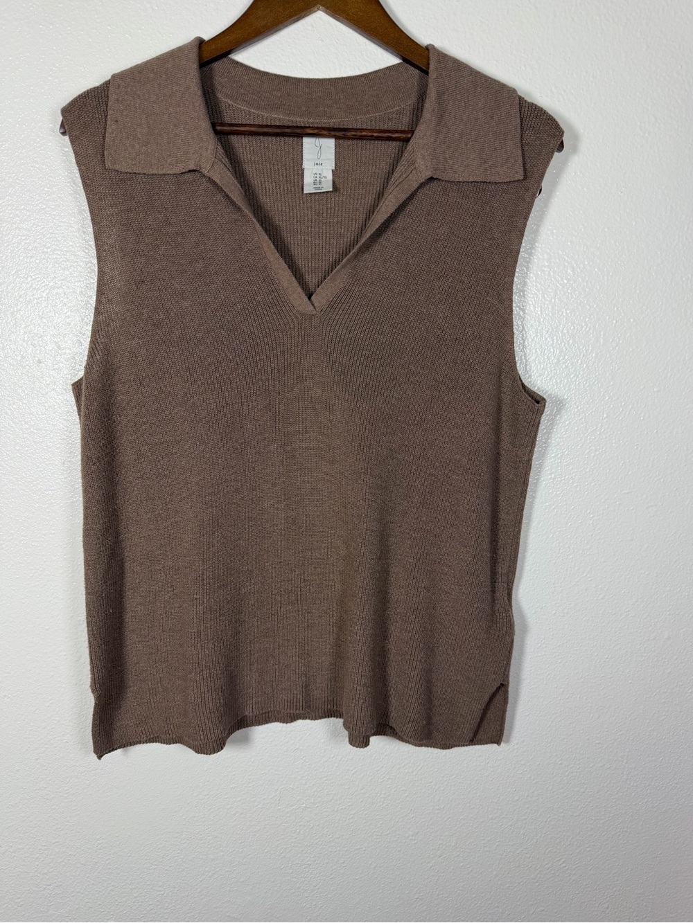 Brown Sleeveless V‑Neck Polo Knit Tank